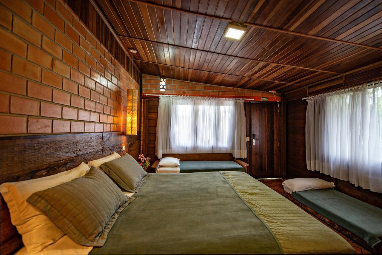 Grajagan Surf Resort Ilha do Mel Rom bilde