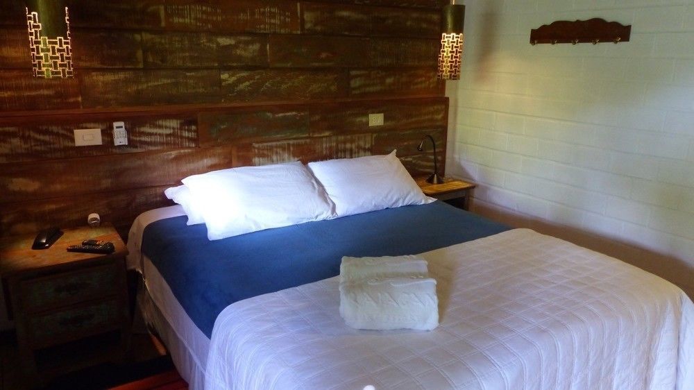 Grajagan Surf Resort Ilha do Mel Eksteriør bilde